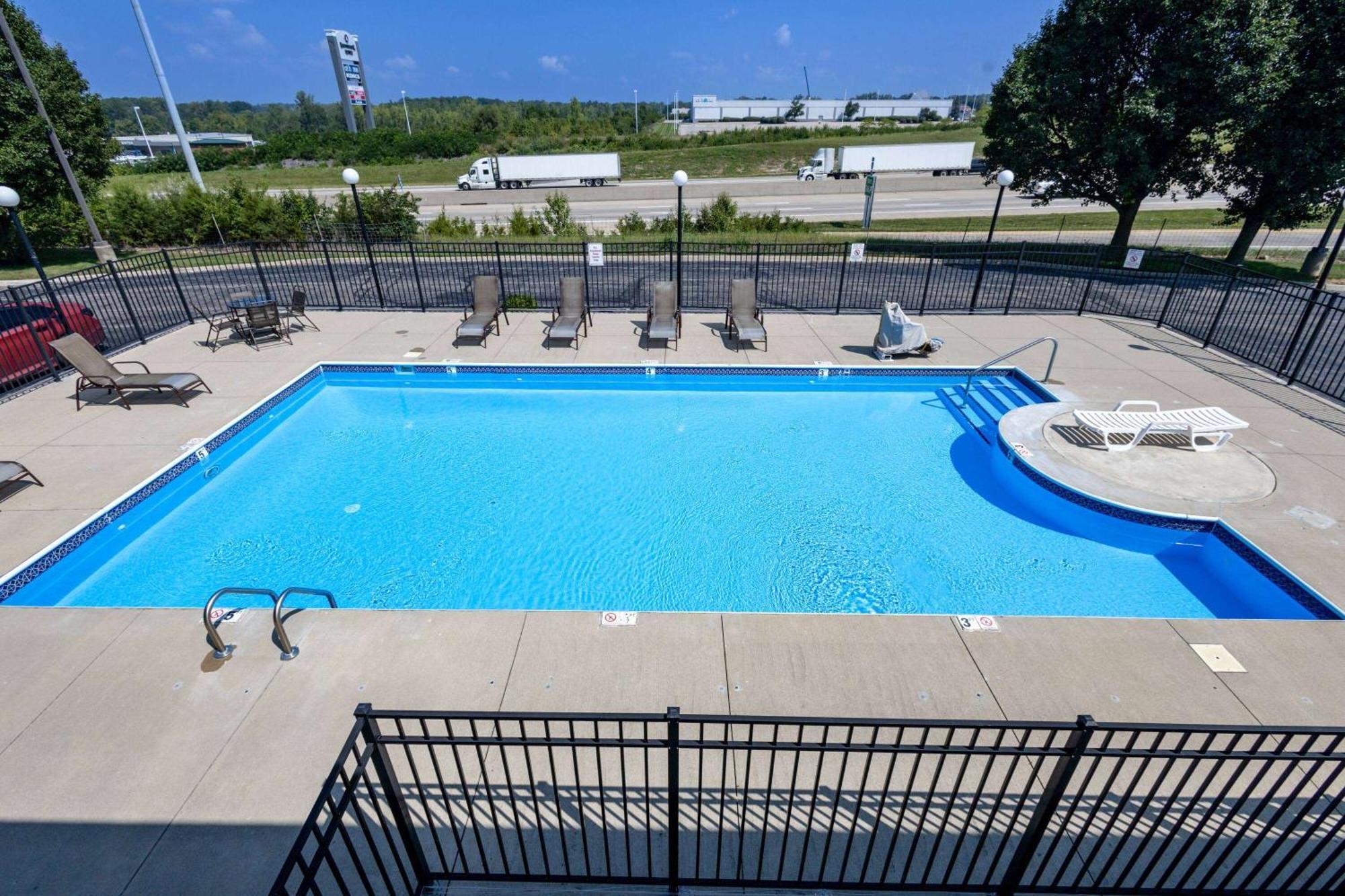 Days Inn By Wyndham Dayton Huber Heights Northeast Extérieur photo